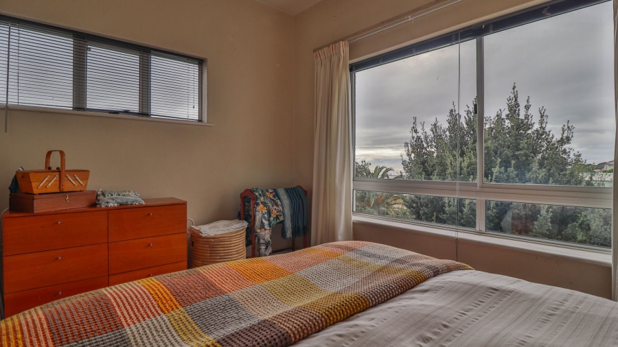 2 Bedroom Property for Sale in Vredehoek Western Cape